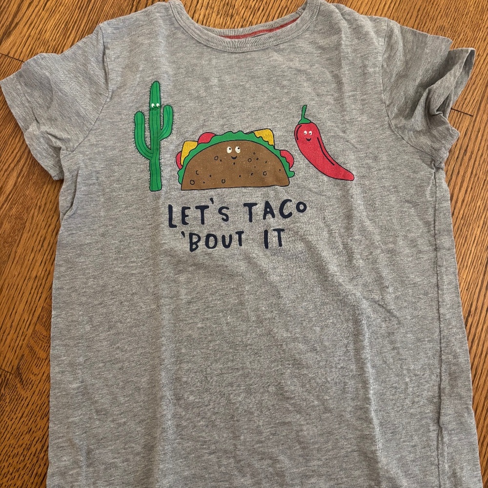 Mini Boden good used condition - t-shirt with fun print - 11/12
